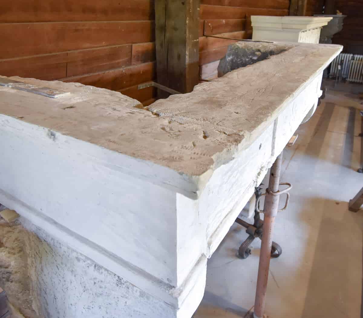 Antieke-zandstenen-ombouwschouw