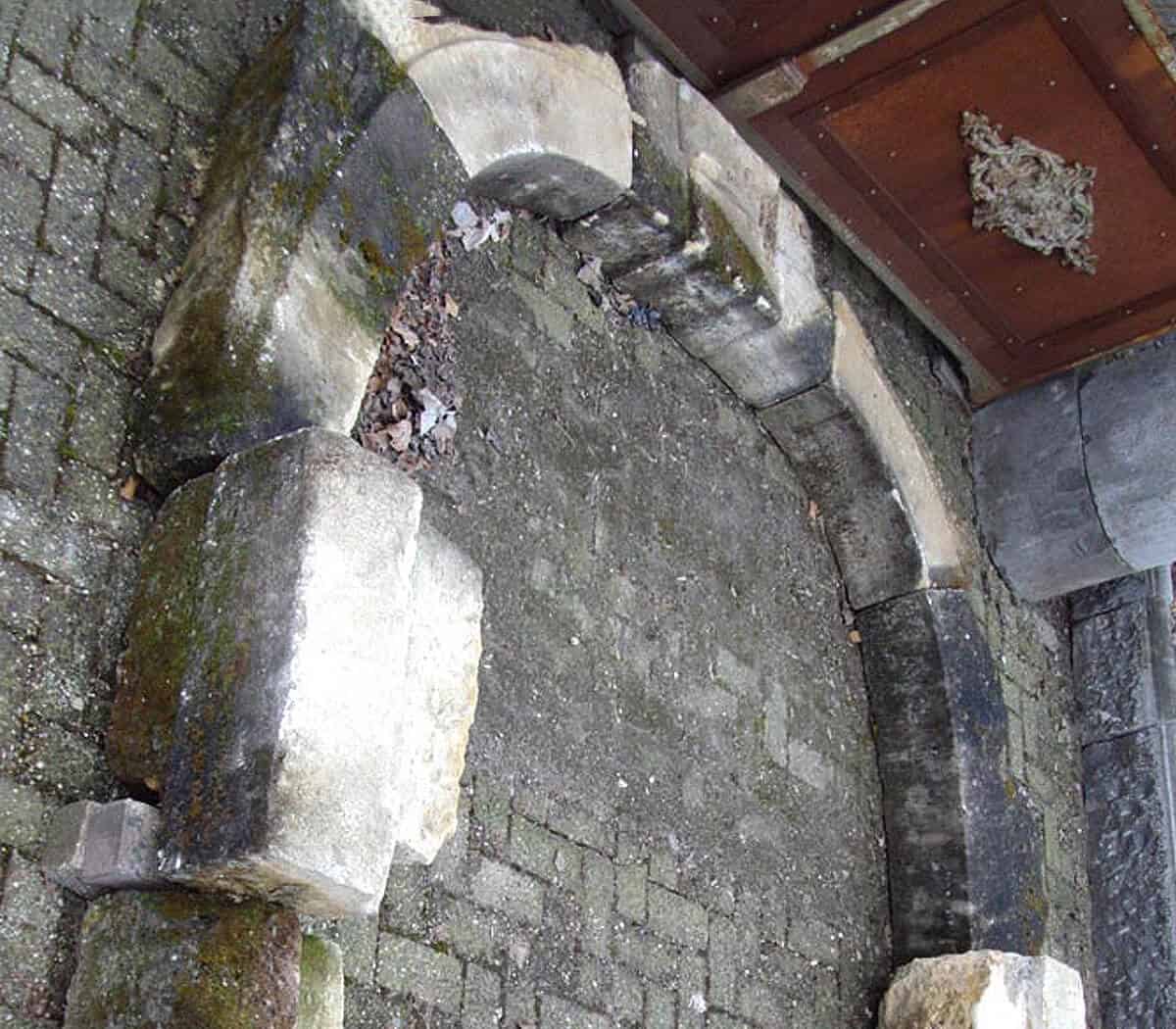 Antieke-zandstenen-portiek