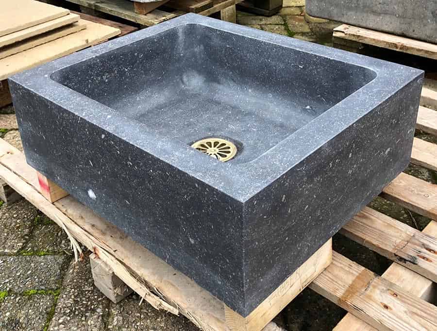 Belgisch-hardstenen-wasbak