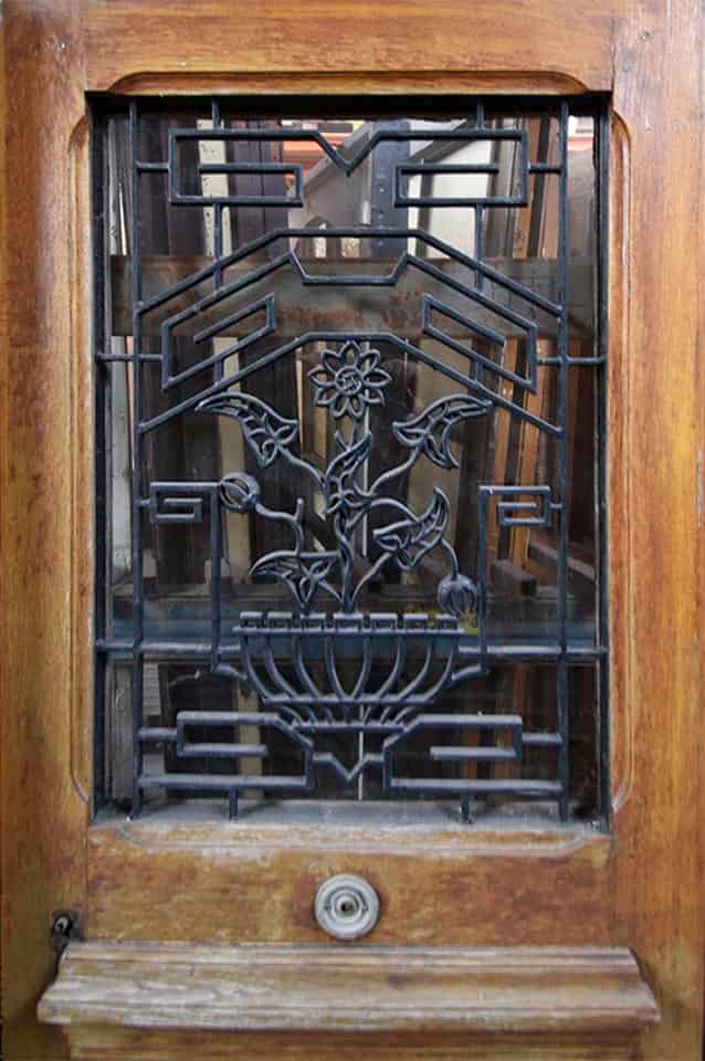 Eiken-voordeur-met-raamijzer