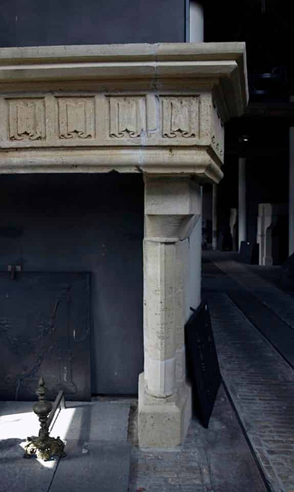 Franse-zandstenen-kasteelschouw