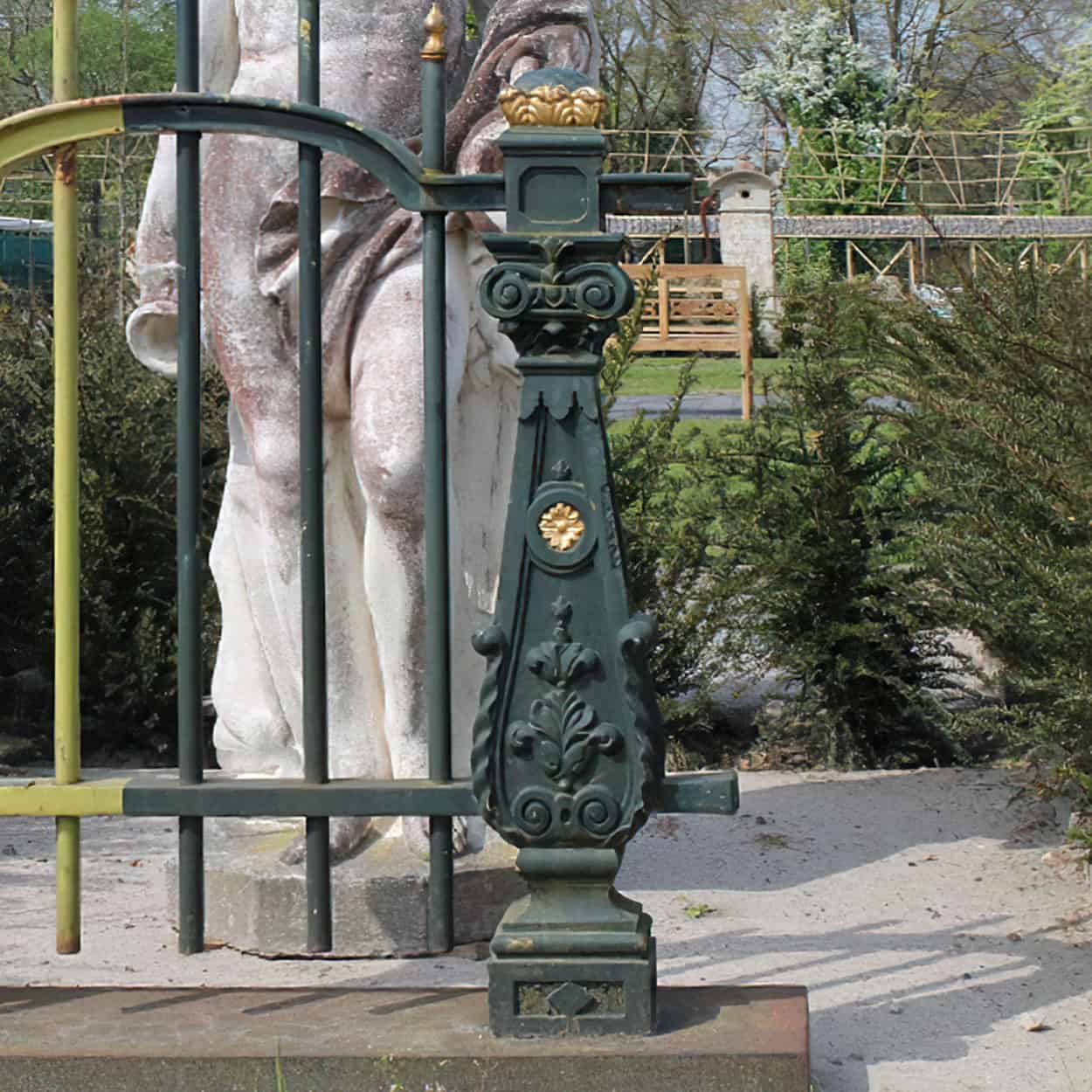 Gietijzeren-Hek-met-kolommen