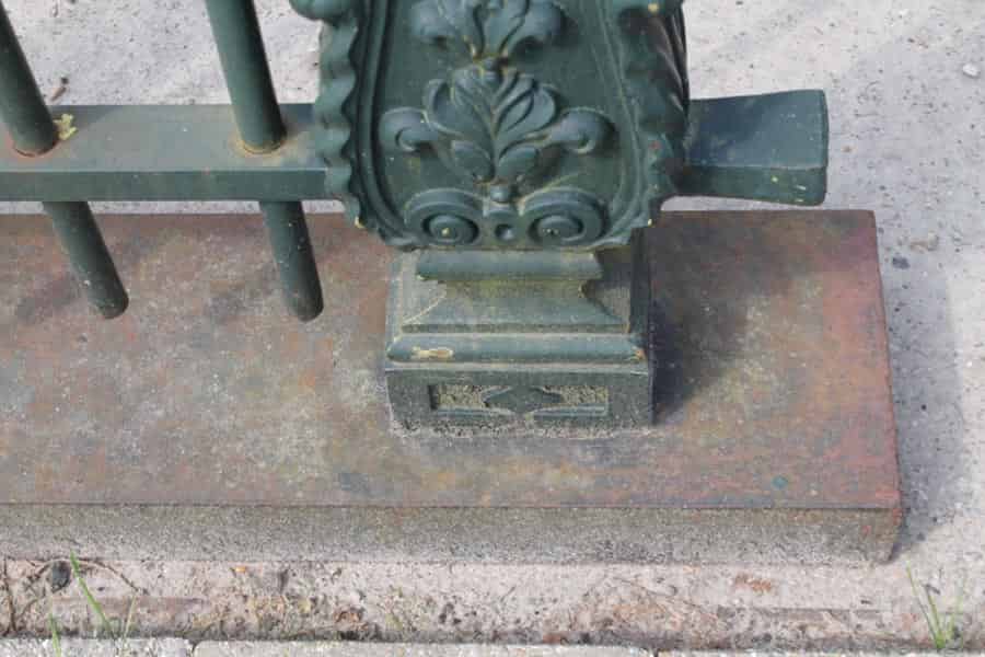 Gietijzeren-Hek-met-kolommen.