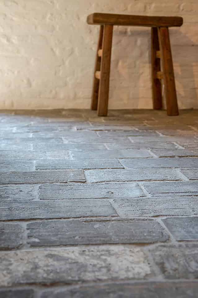 Oude-blauwe-plavuizen-of-parfeuilles