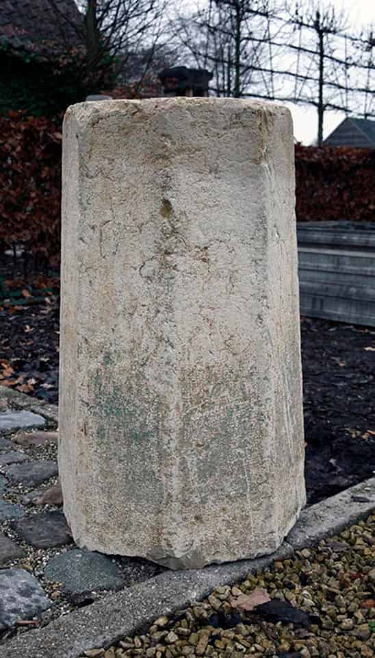 Set-antieke-zandstenen-sokkels