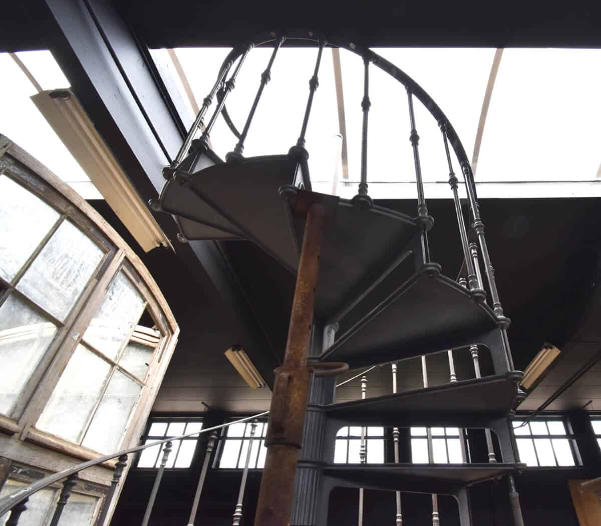 gietijzeren-spiltrap-charleroi