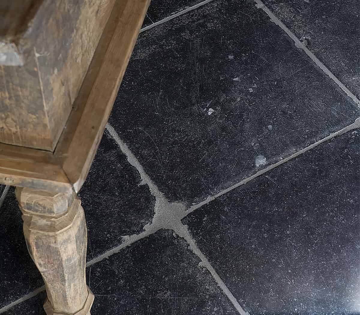 verouderd-belgisch-hardsteen-namur-vloertegels