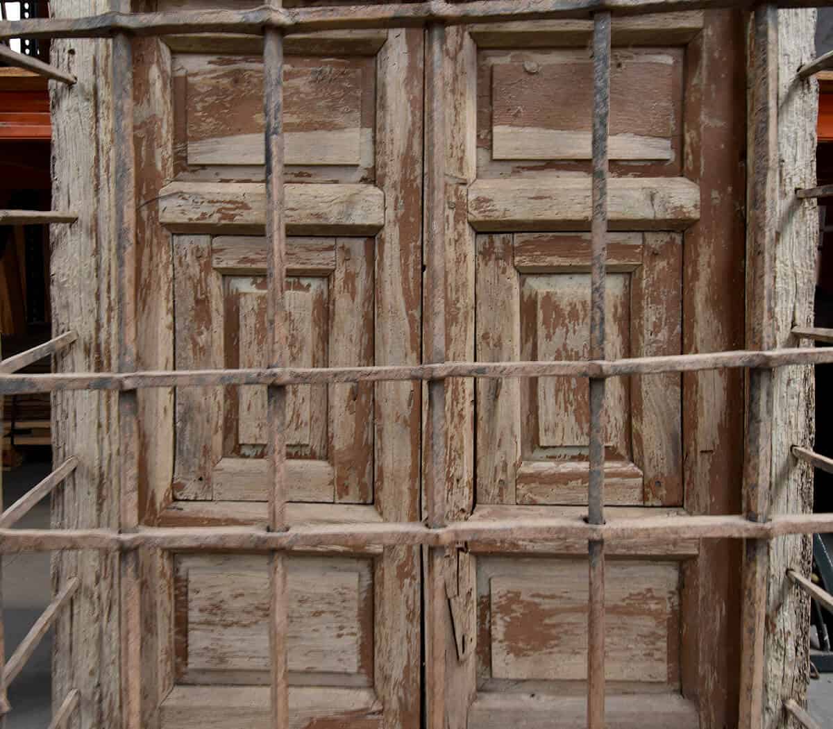 Raamluiken-met-raamijzer