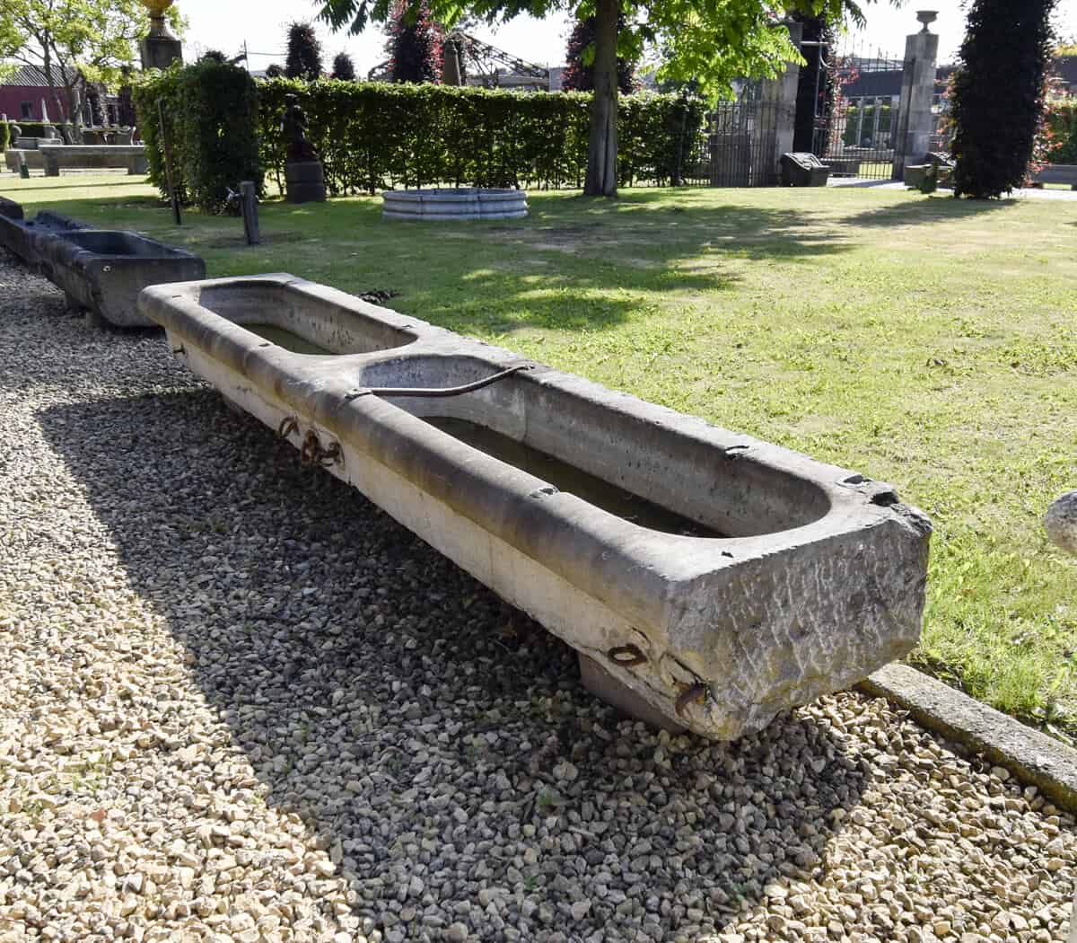 antieke-belgisch-hardstenen-trog