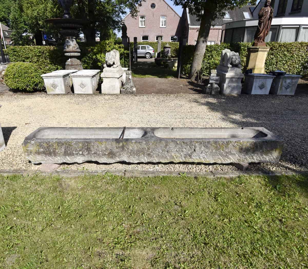 antieke-belgisch-hardstenen-trog