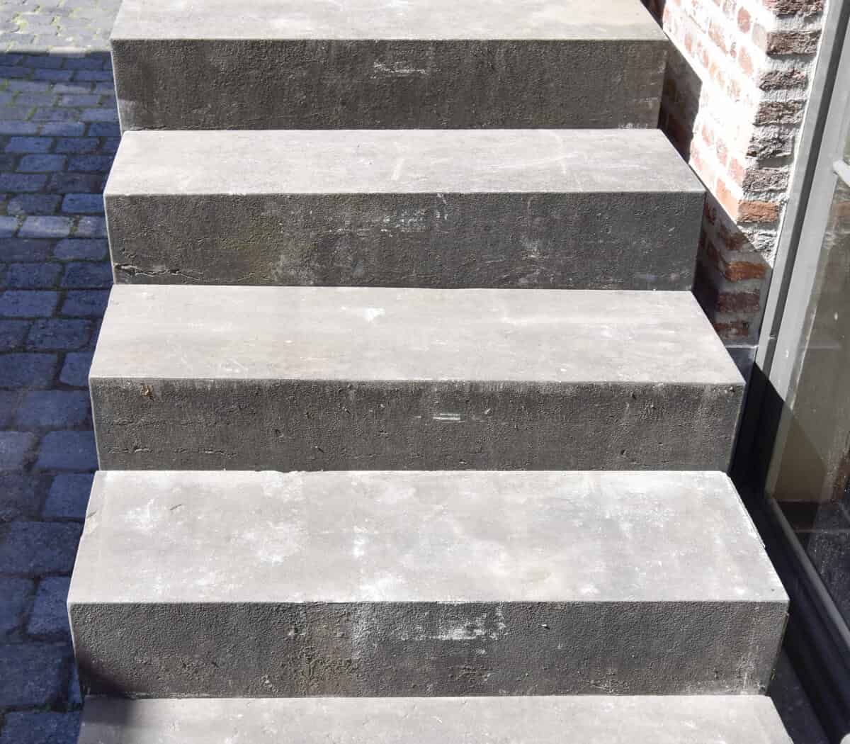 Belgisch-hardstenen-traptreden