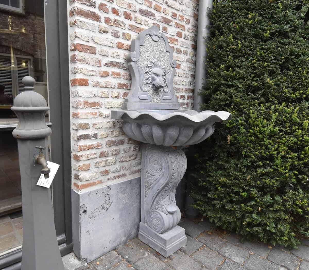 hardstenen wandfontein