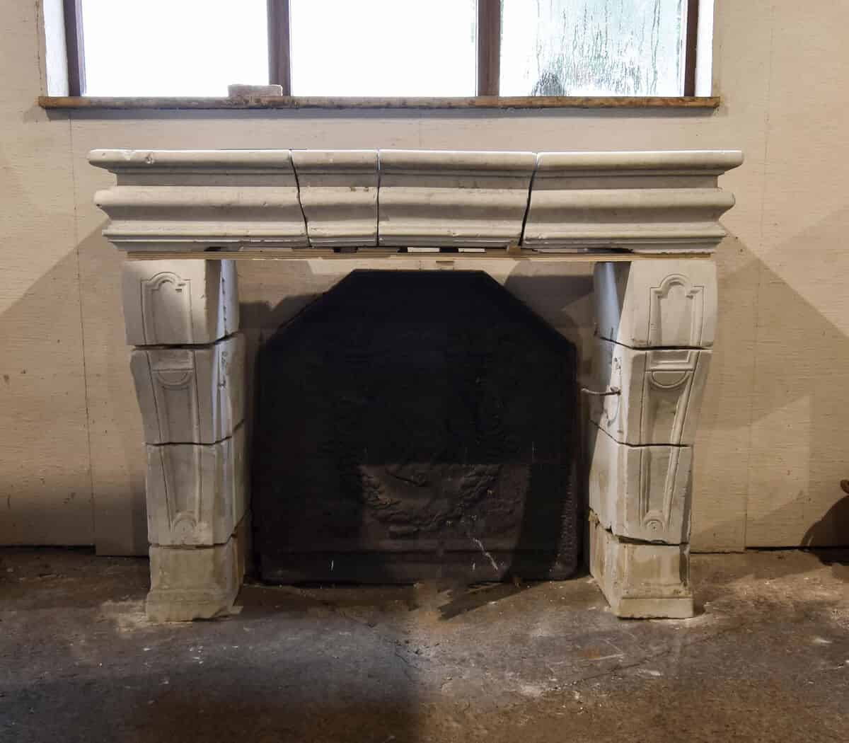 antieke-zandstenen-ombouwschouw