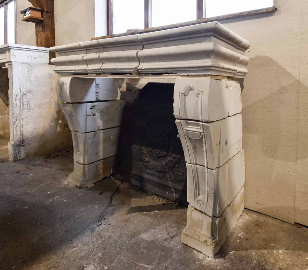 antieke-zandstenen-ombouwschouw