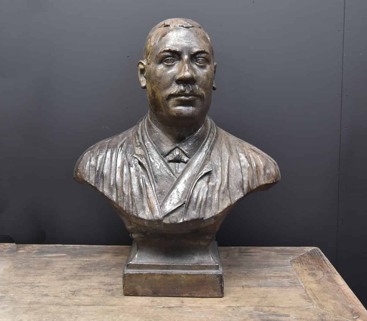 ijzeren-buste