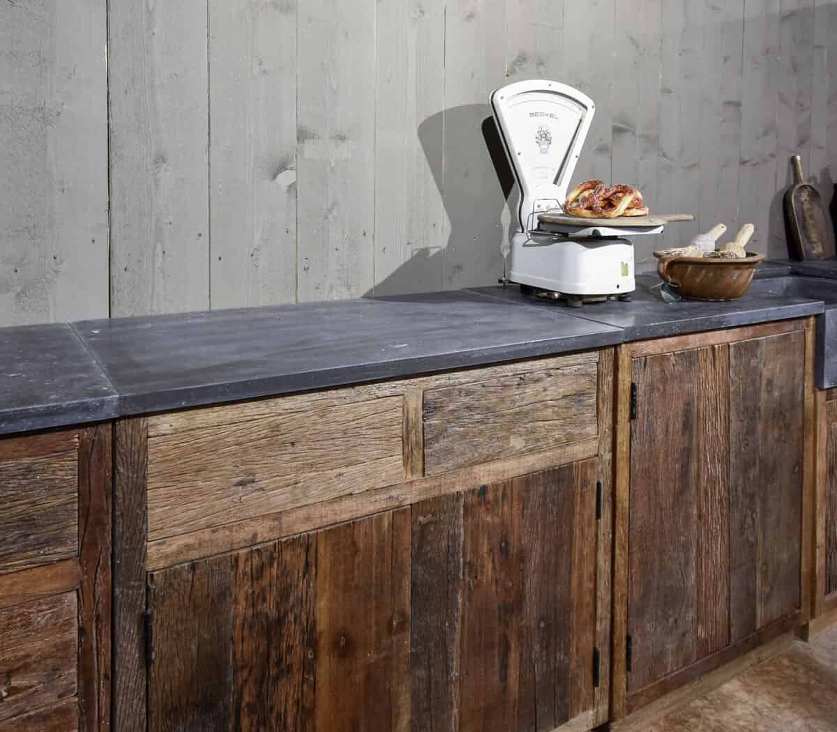 Keuken met hardstenen blad