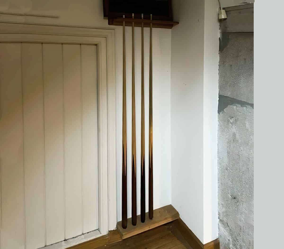 Biljard-met-toebehoren