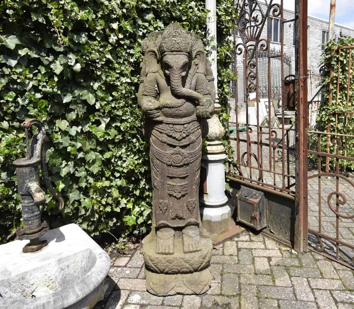 stenen-beeld-ganesha