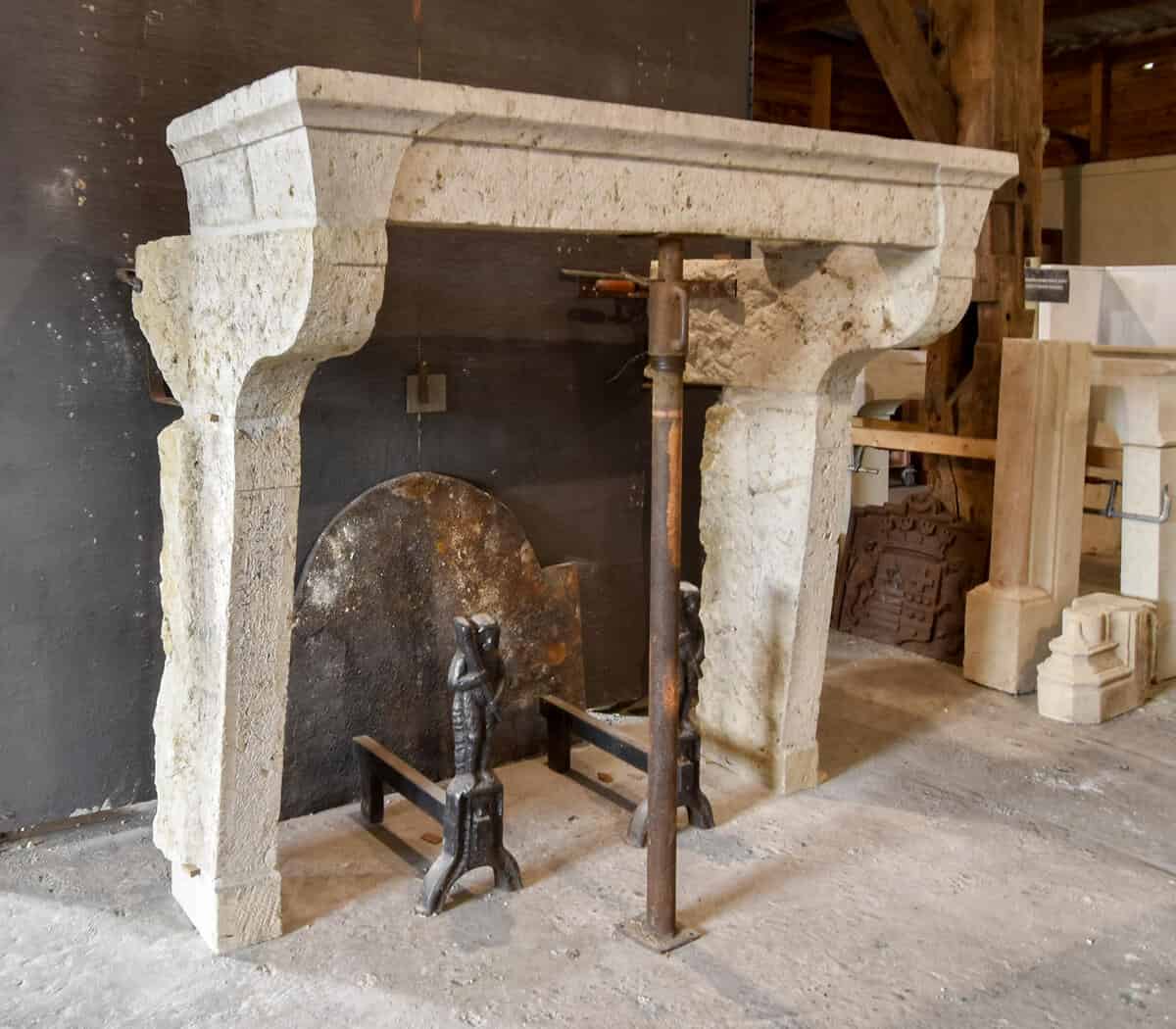 Zandstenen-ombouwschouw