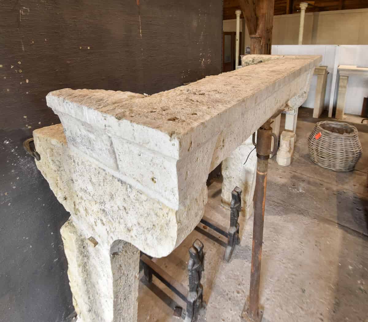 Zandstenen-ombouwschouw