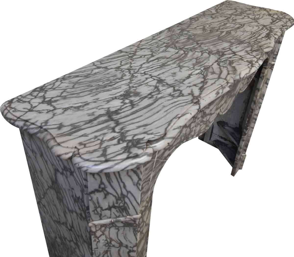 Marmeren-pompadour-voorzetschouw