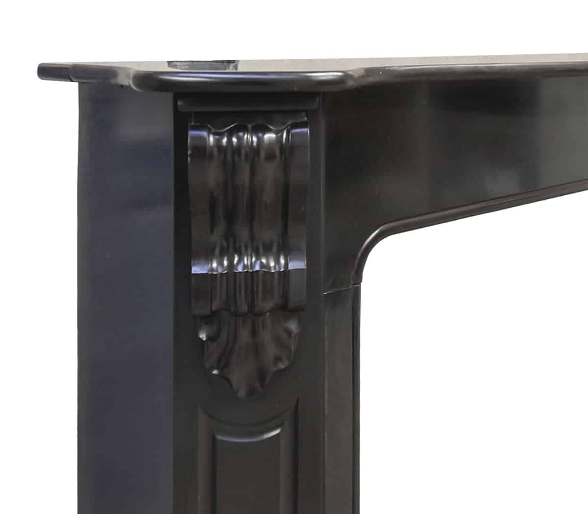 Zwart-marmeren-modillion-ombouwschouw-