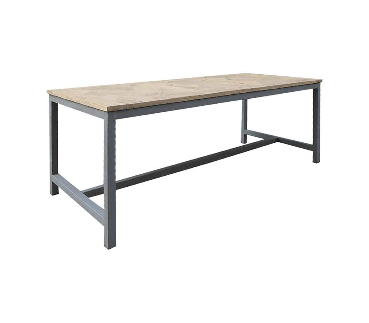 Eetafel-met-ijzeren-onderstel