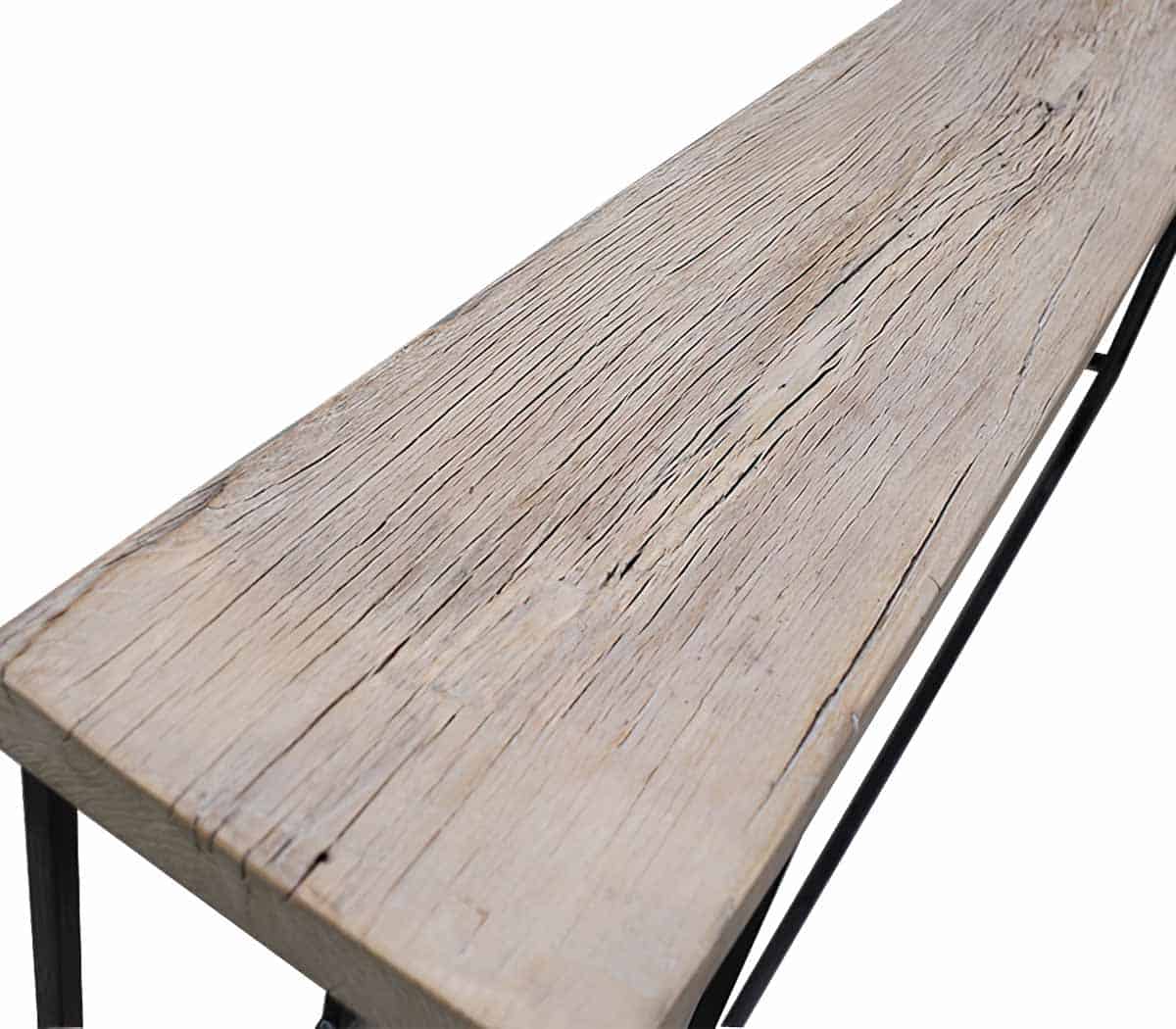 Wandtafel-met-ijzeren-onderstel