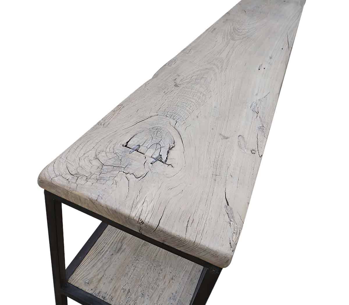 Wandtafel-met-ijzeren-onderstel