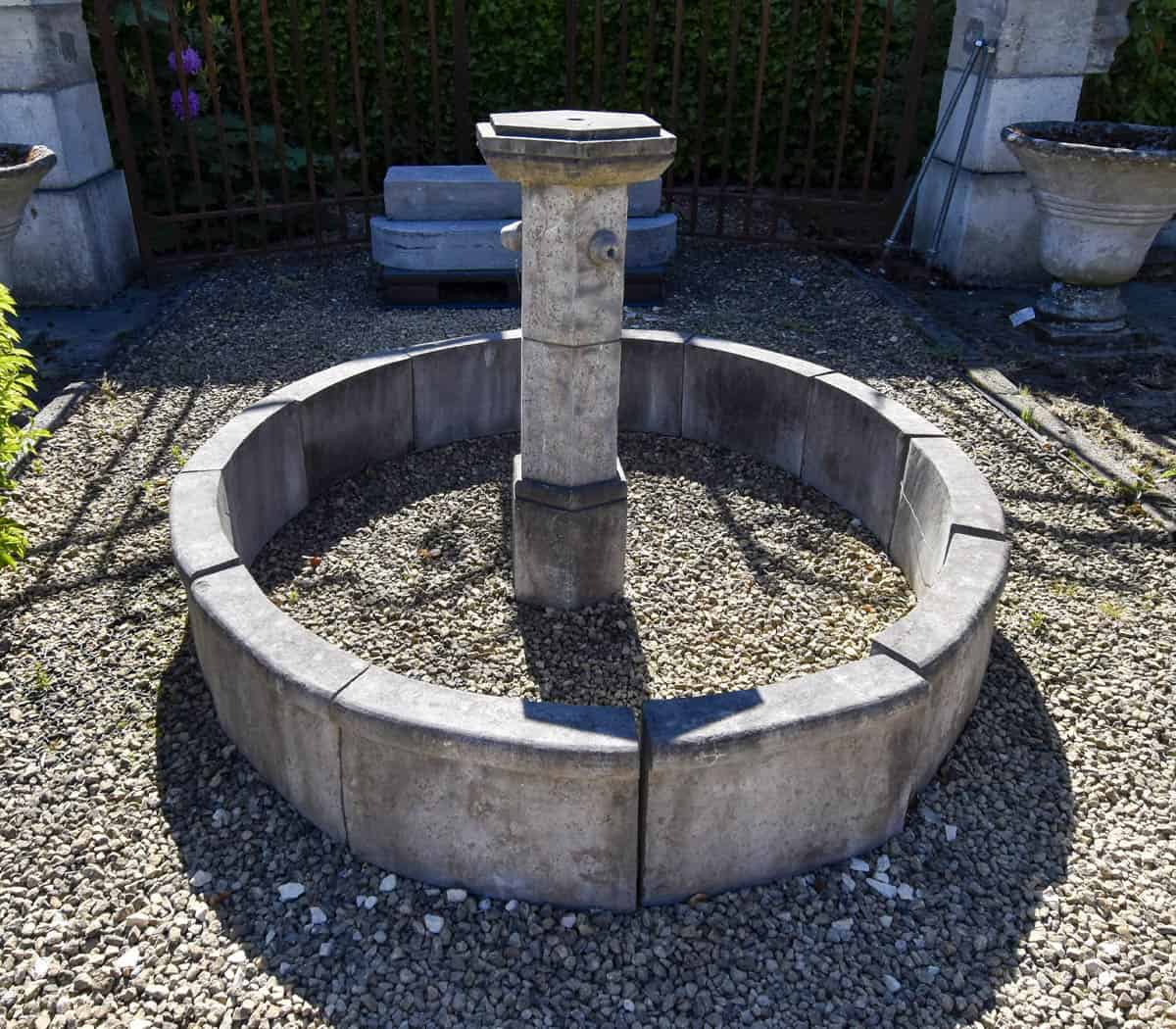 Fontein-met-fonteinrand