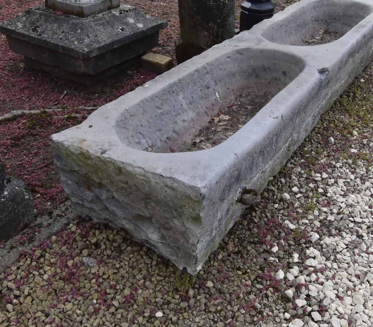 Hardstenen-trog