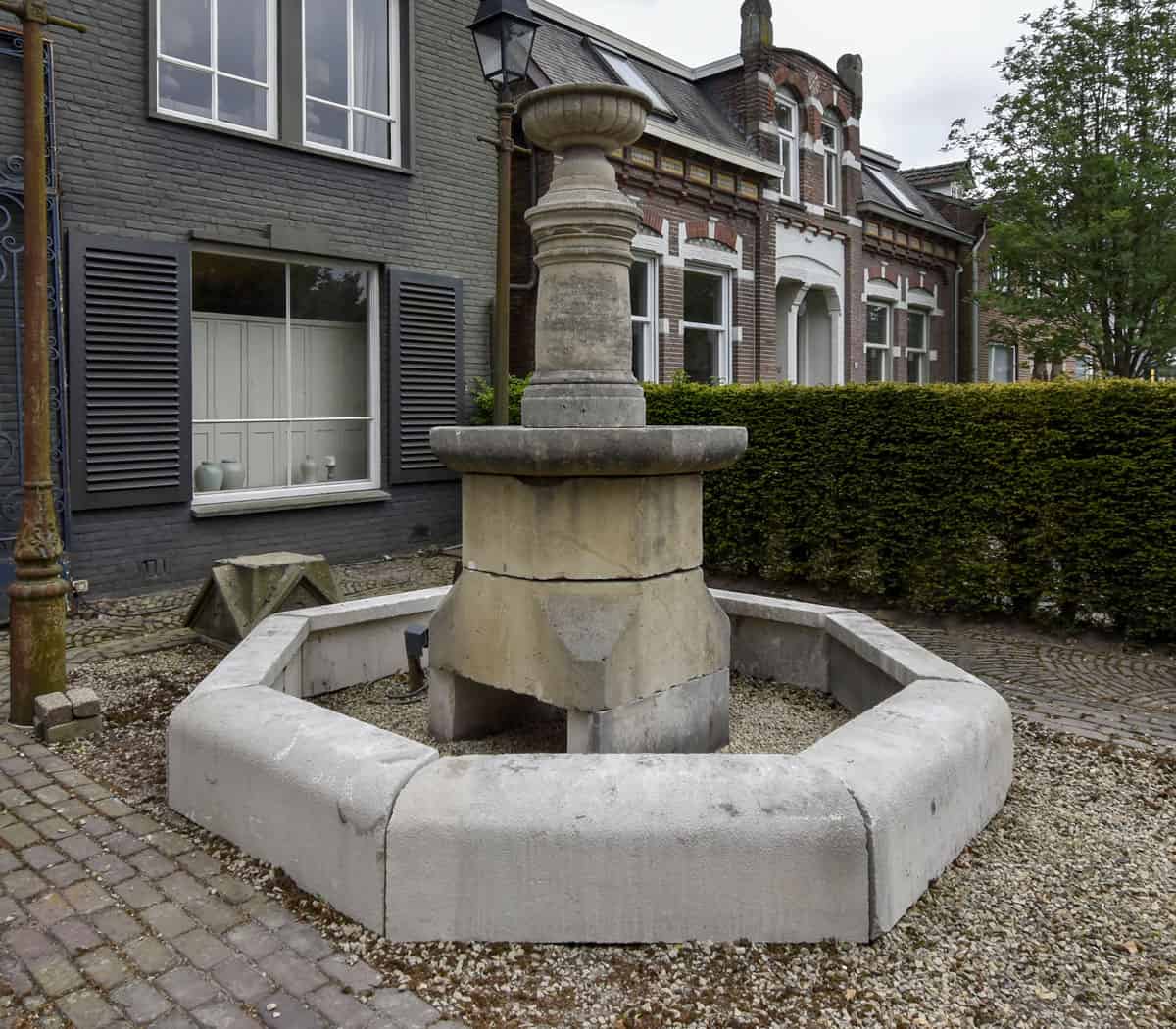 Zandstenen-fontein