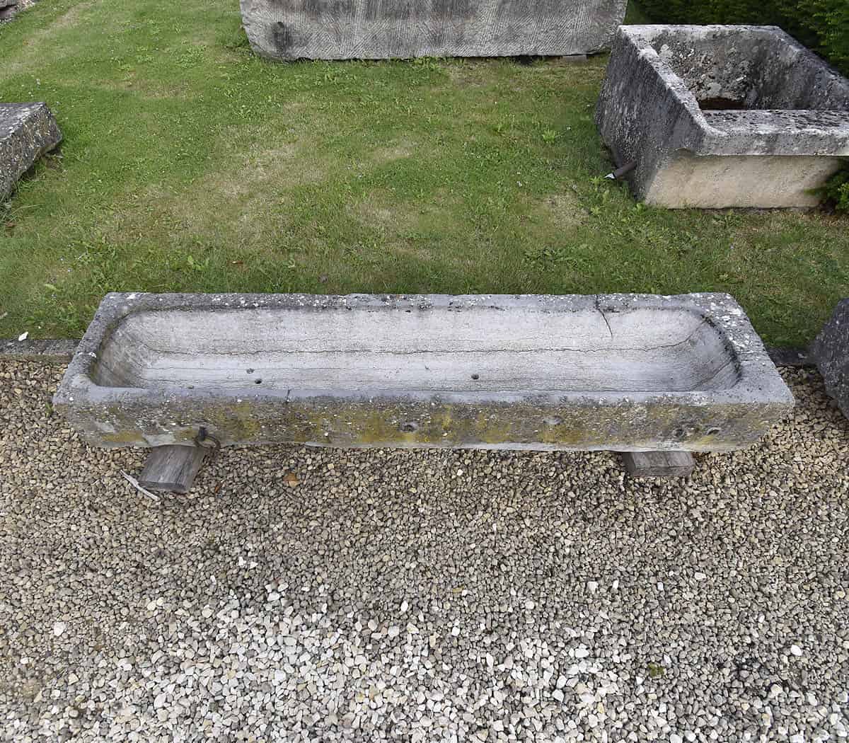 Hardstenen-trog
