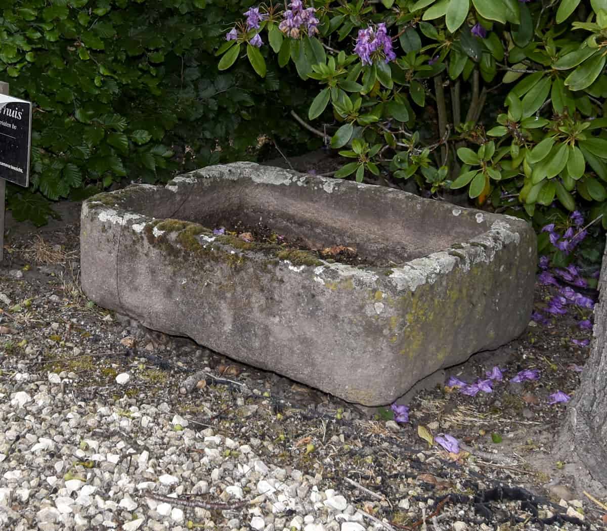 Zandstenen-wasbak