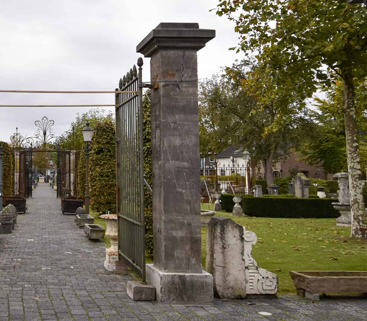 Hardstenen-poortpalen