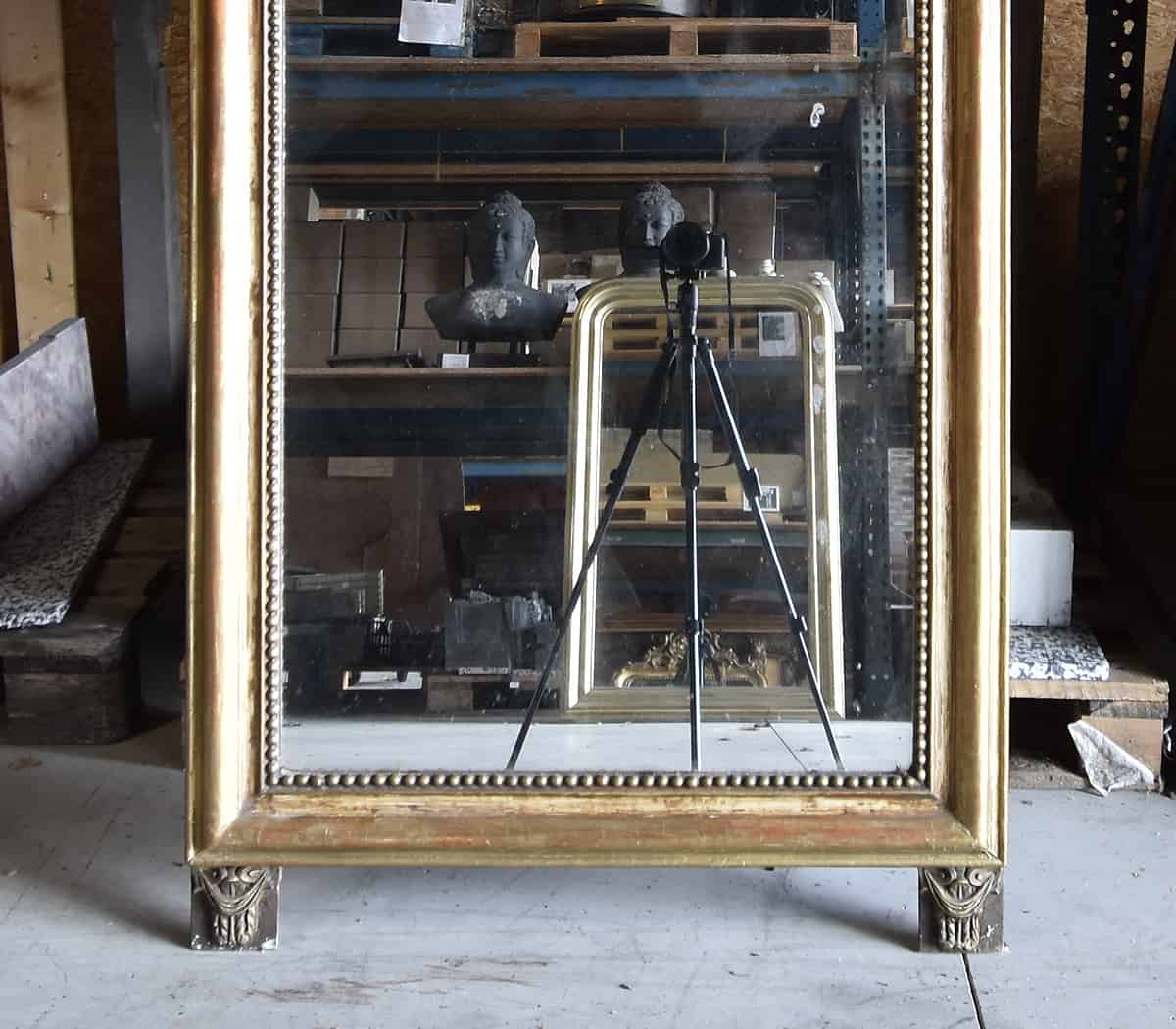 Antieke-kuifspiegel-met-schelpen