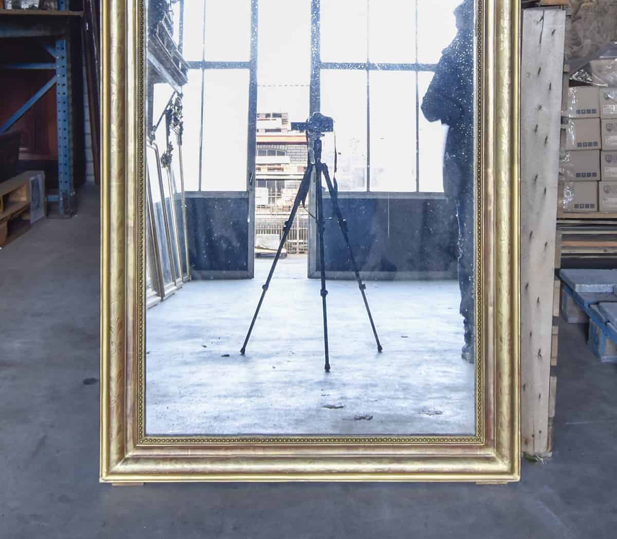 Antieke-spiegel-met-kuif