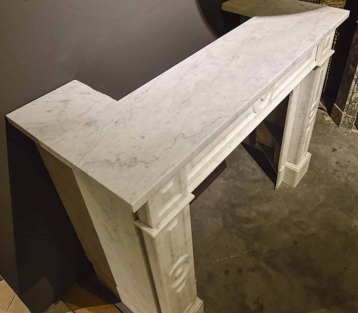 Wit-marmeren-ombouwschouw