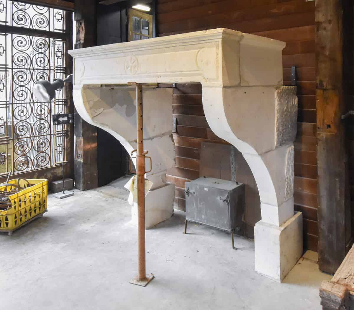 Zandstenen-ombouwschouw