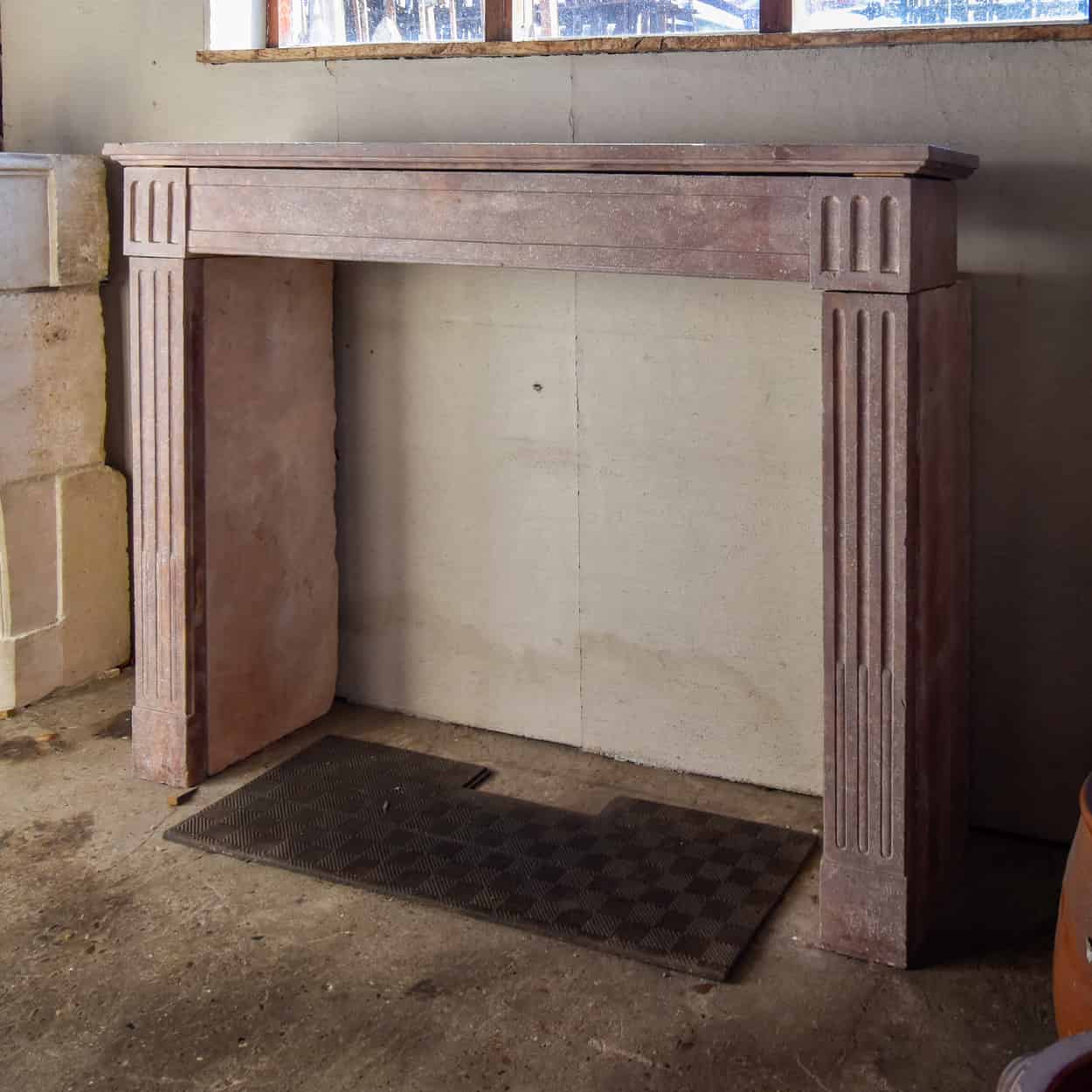 Marmerstenen-voorzetschouw