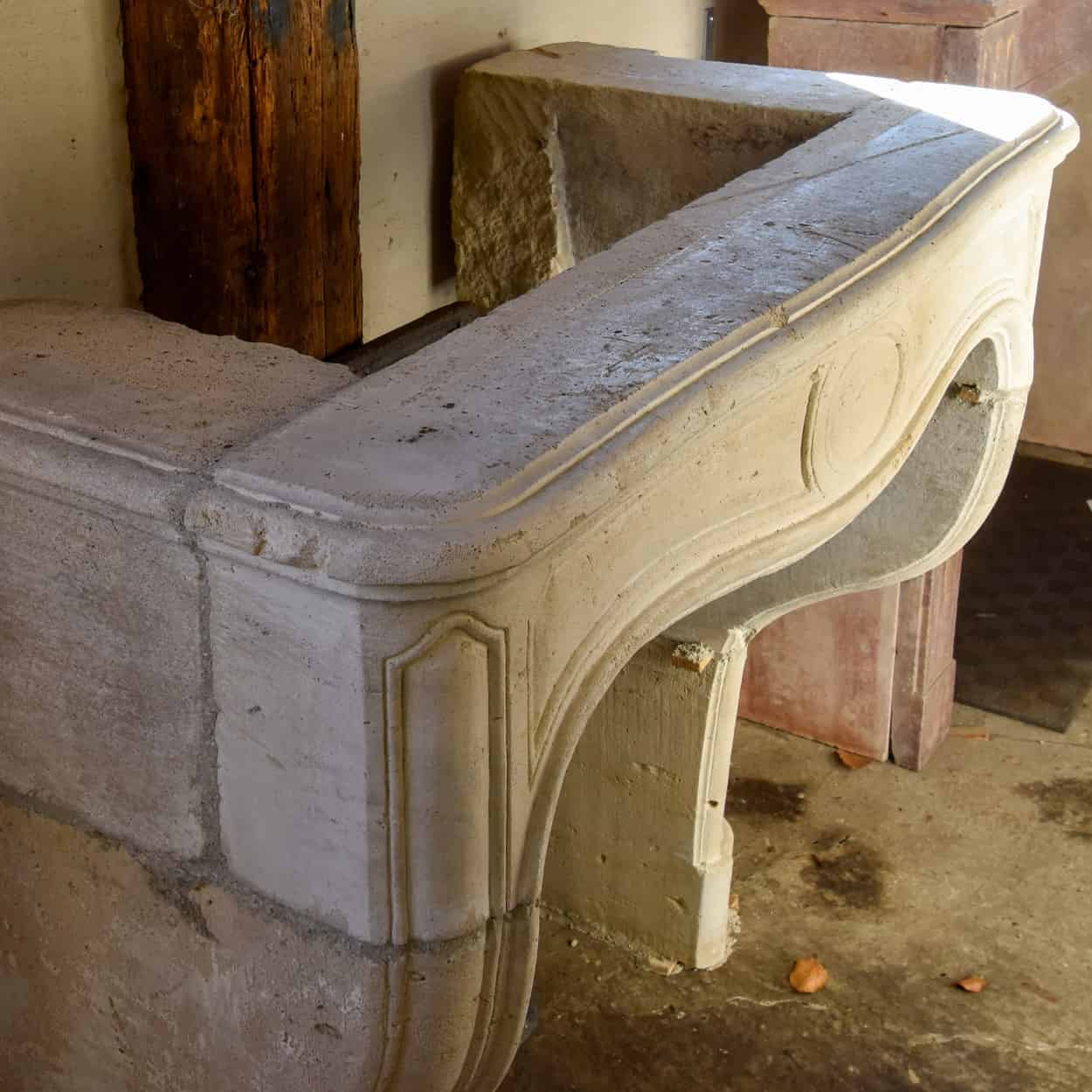 Zandstenen-ombouwschouw