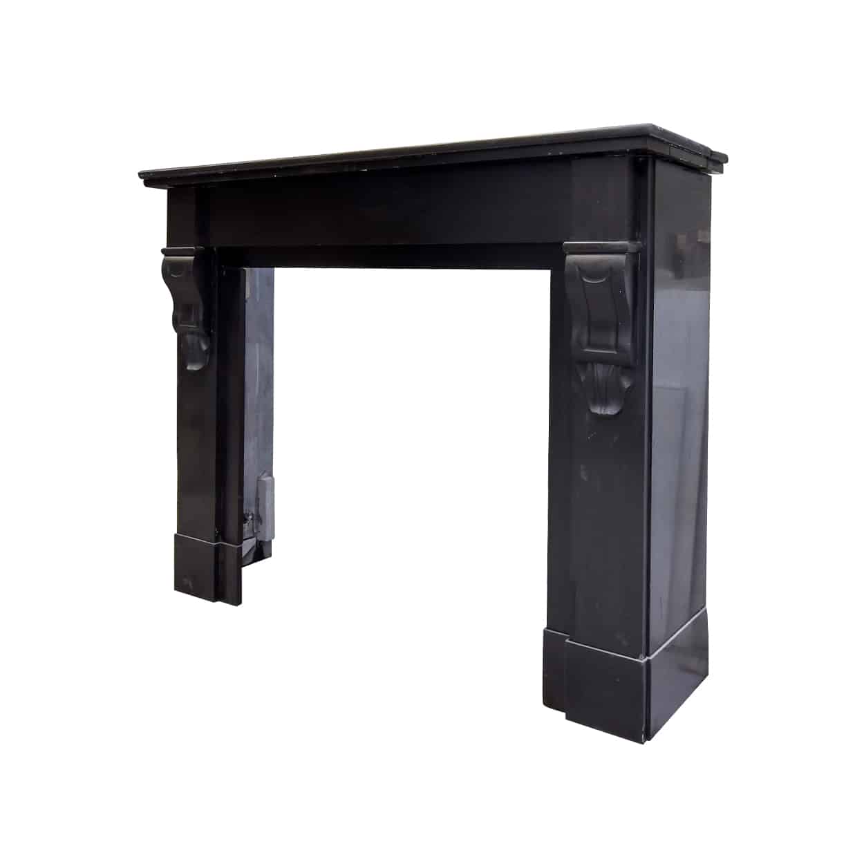 Zwart-marmeren-modillion-voorzetschouw