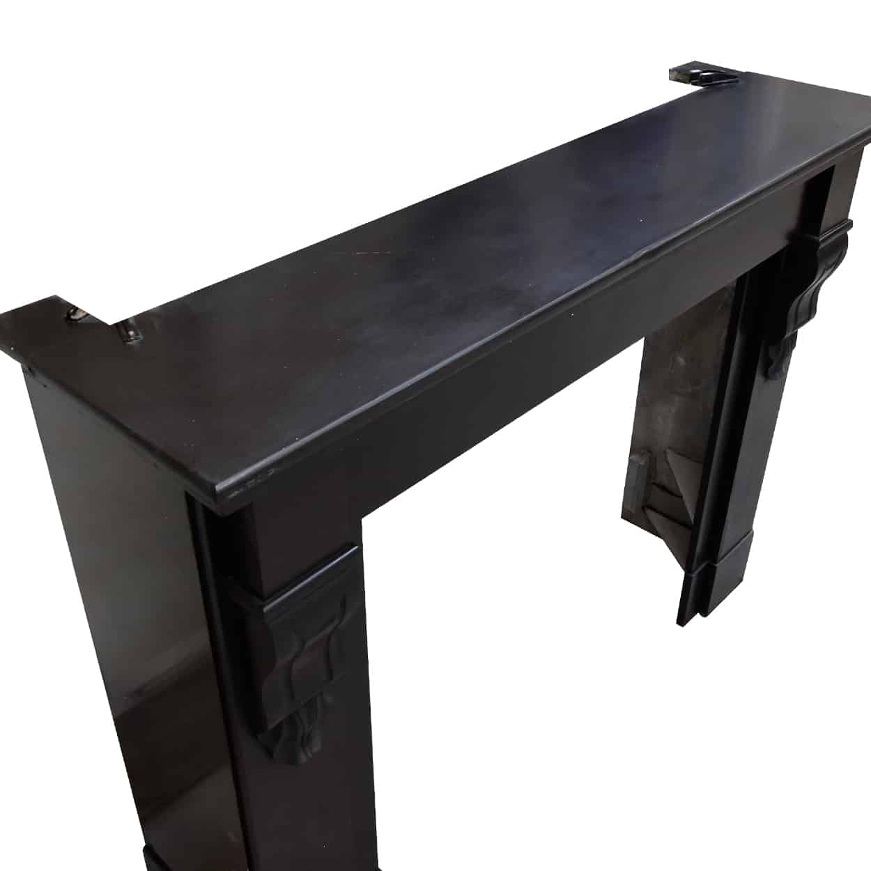 Zwart-marmeren-modillion-voorzetschouw