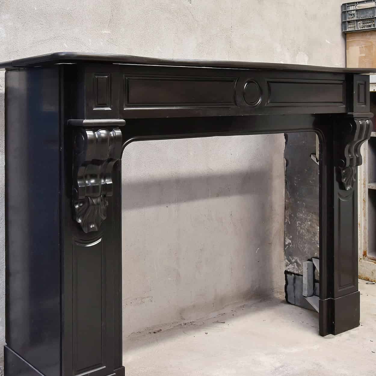 Zwart-marmeren-ombouwschouw