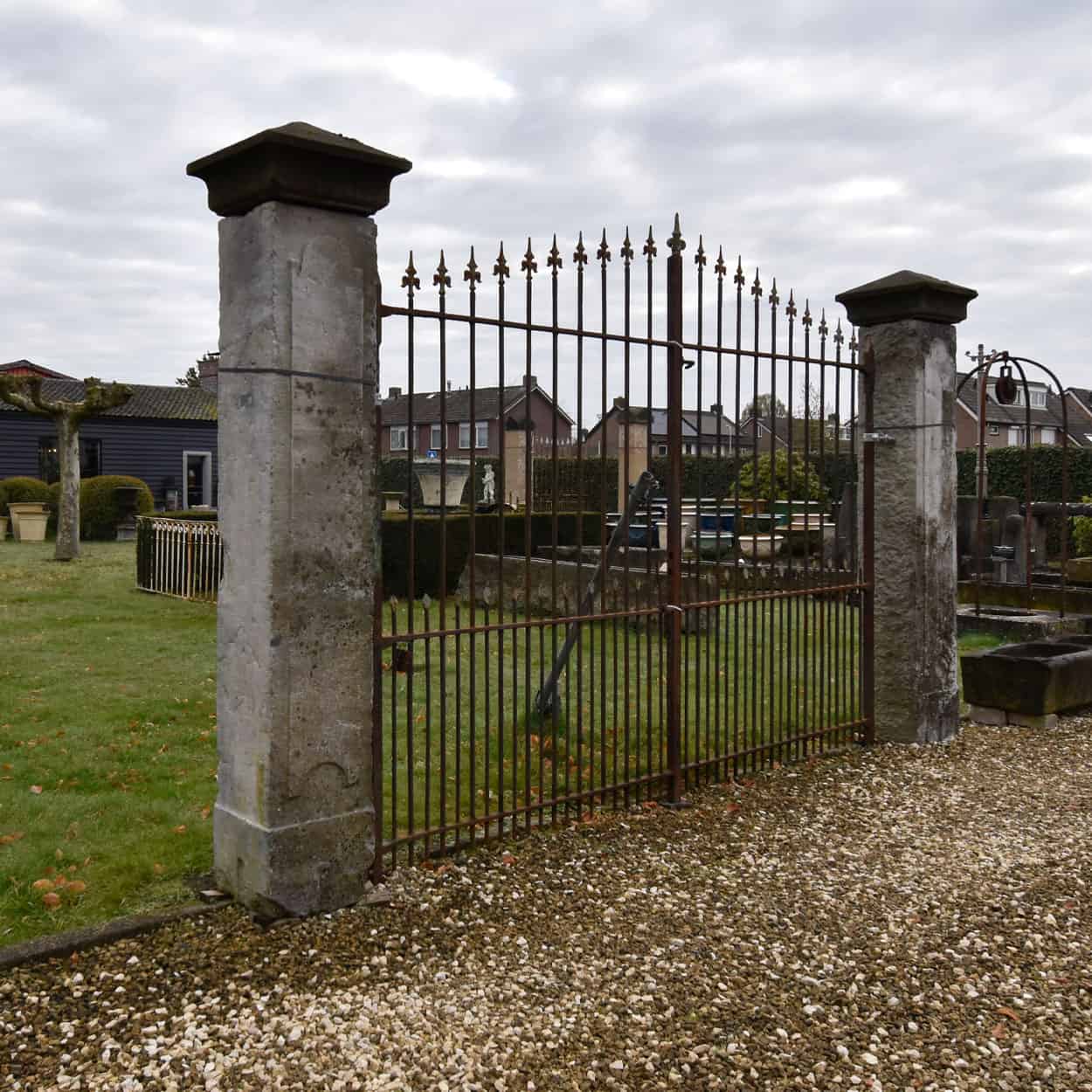 Zandstenen-poortpalen