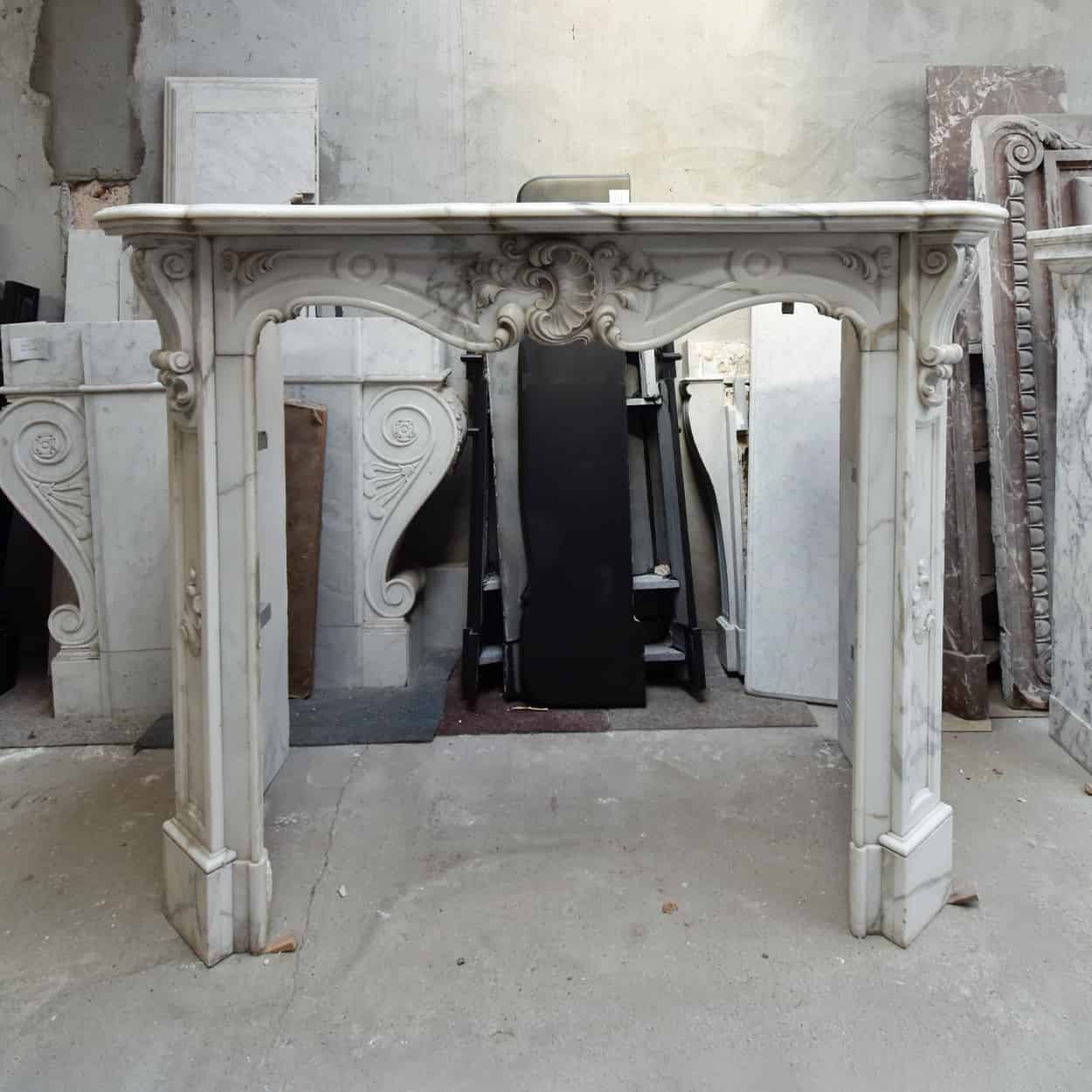 Antieke-marmeren-Louis-XV-ombouwschouw