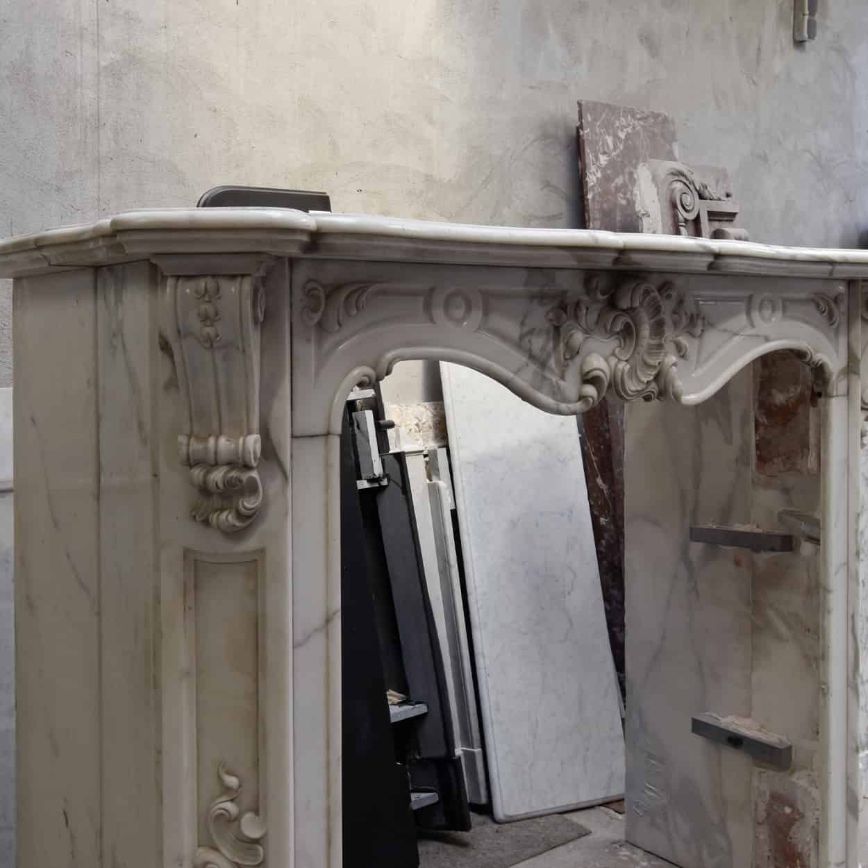 Antieke-marmeren-Louis-XV-ombouwschouw