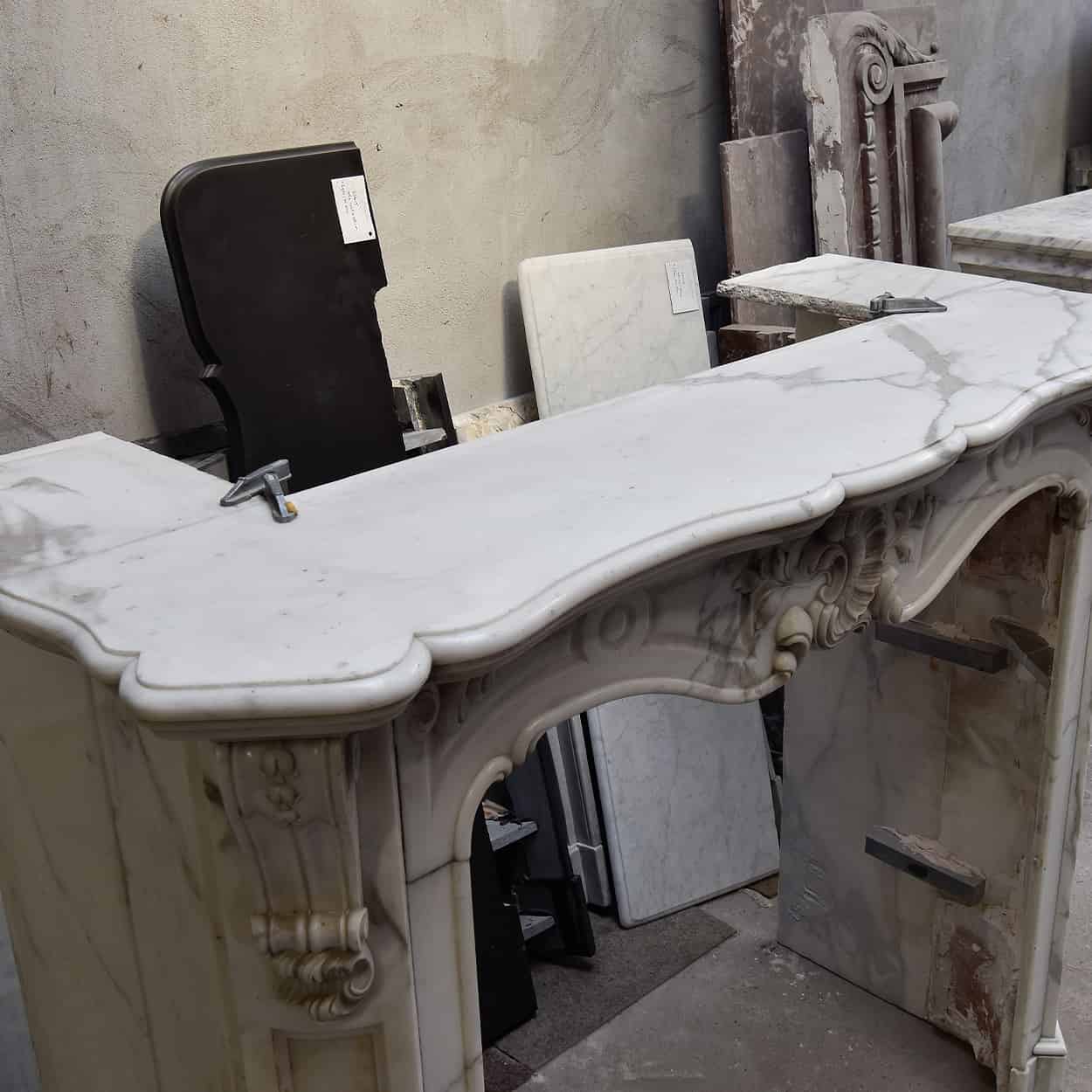 Antieke-marmeren-Louis-XV-ombouwschouw