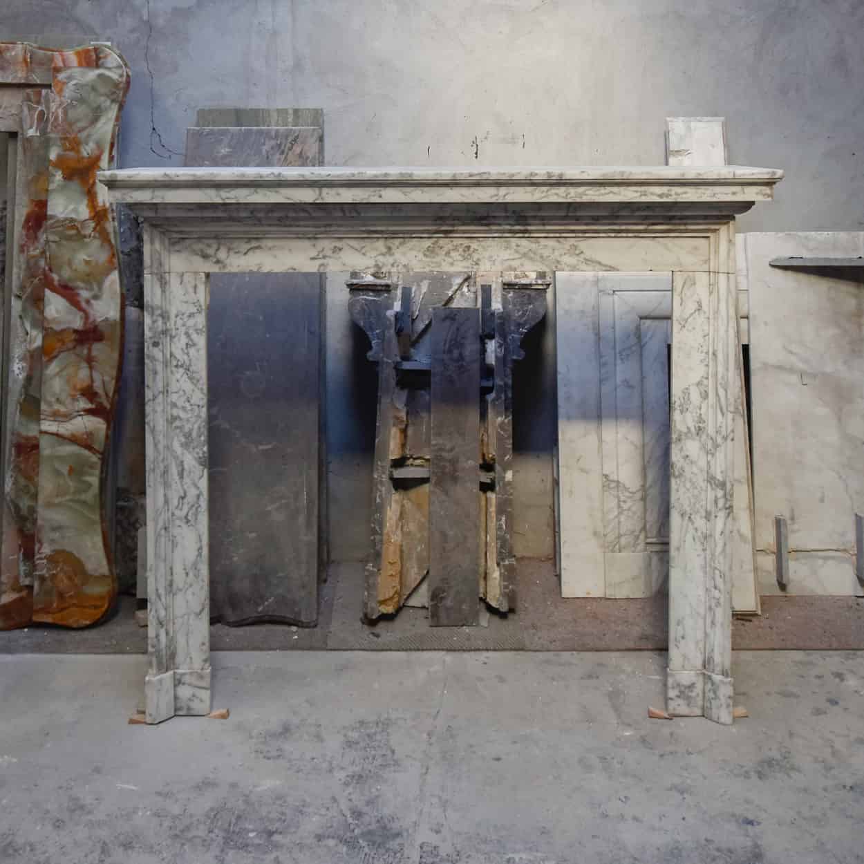 Antieke-marmeren-voorzetschouw