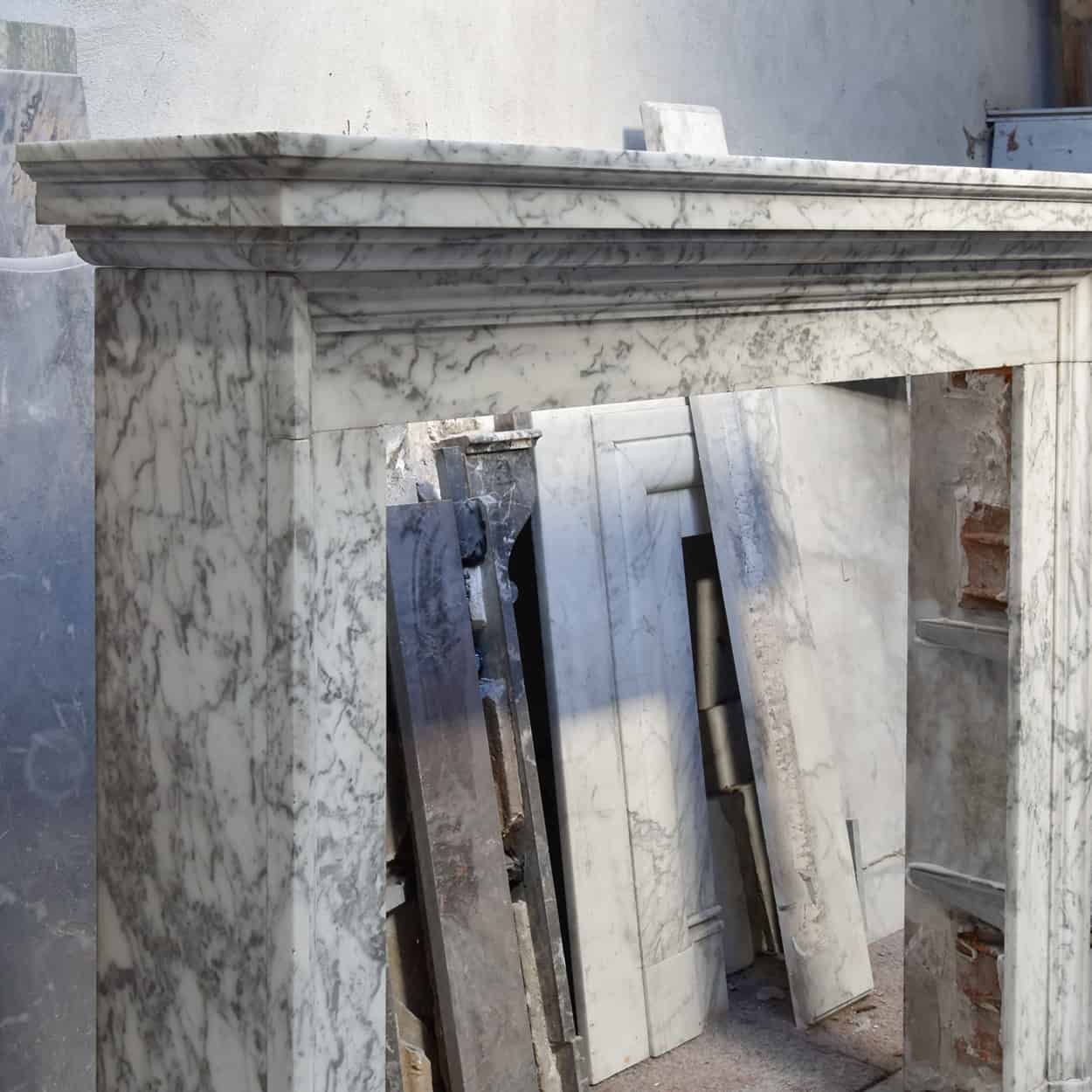 Antieke-marmeren-voorzetschouw